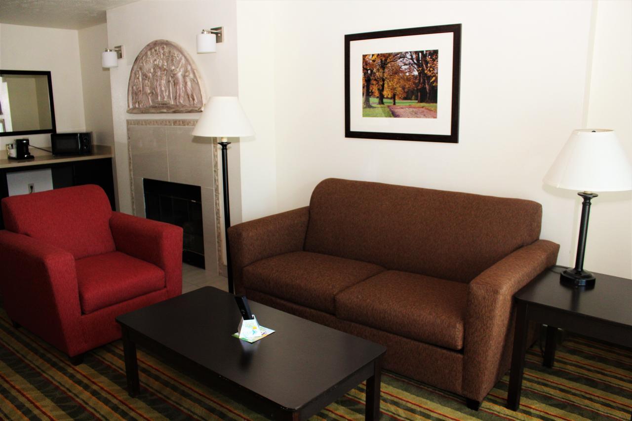 Best Western Visalia Hotel Exterior foto